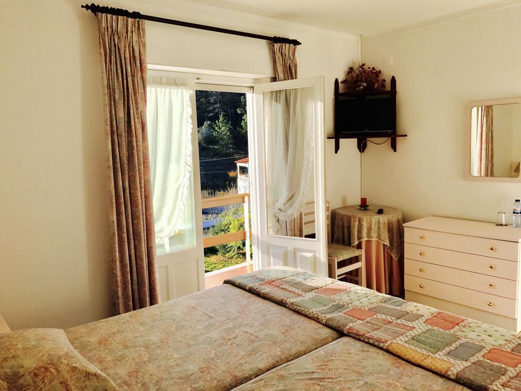 Porto Monte Bed & Breakfast Maceira  Exterior photo